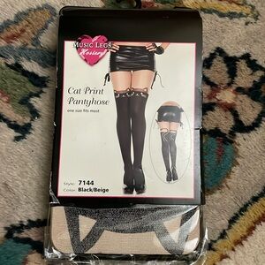 Cat pantyhose